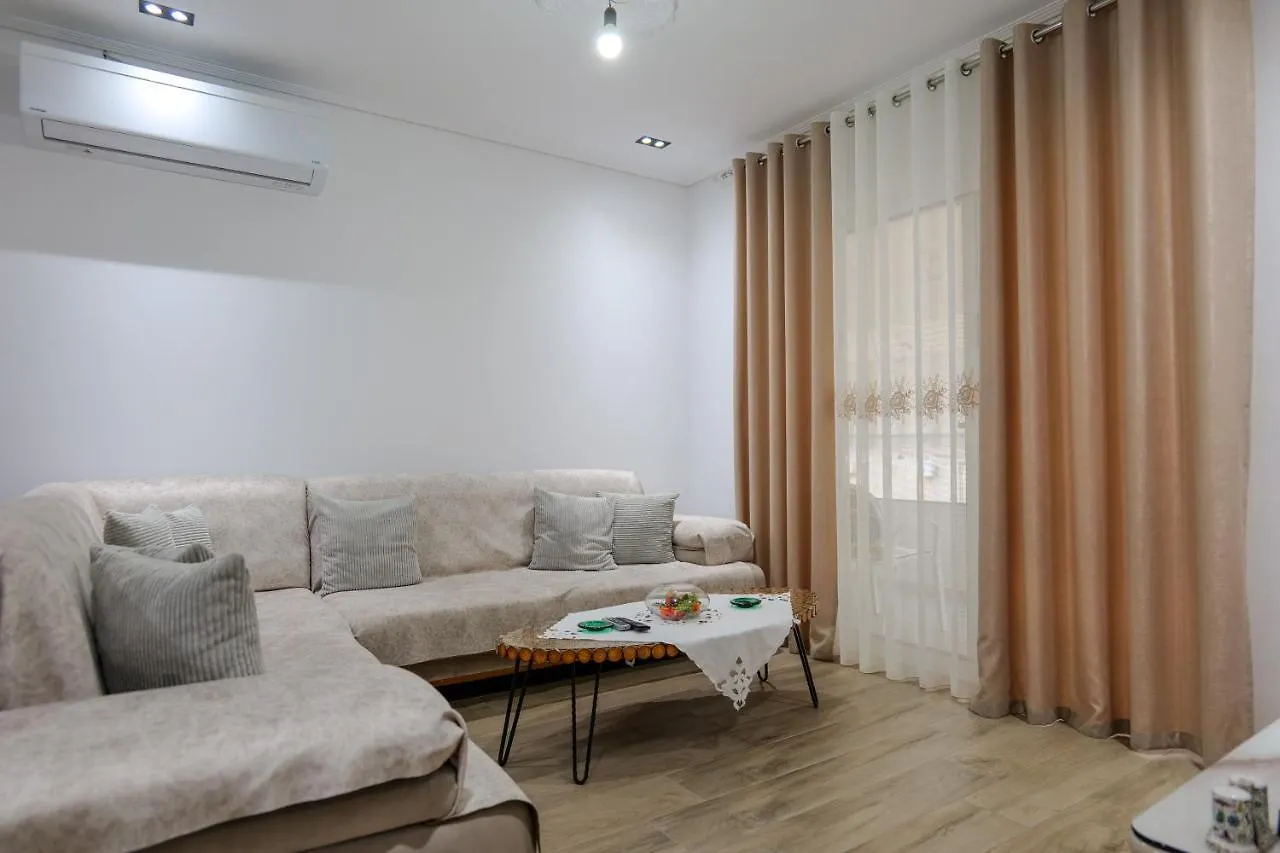 Ledjo City Flats Sarandë 公寓