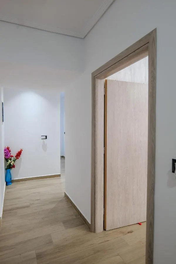 Ledjo City Flats Sarandë 公寓
