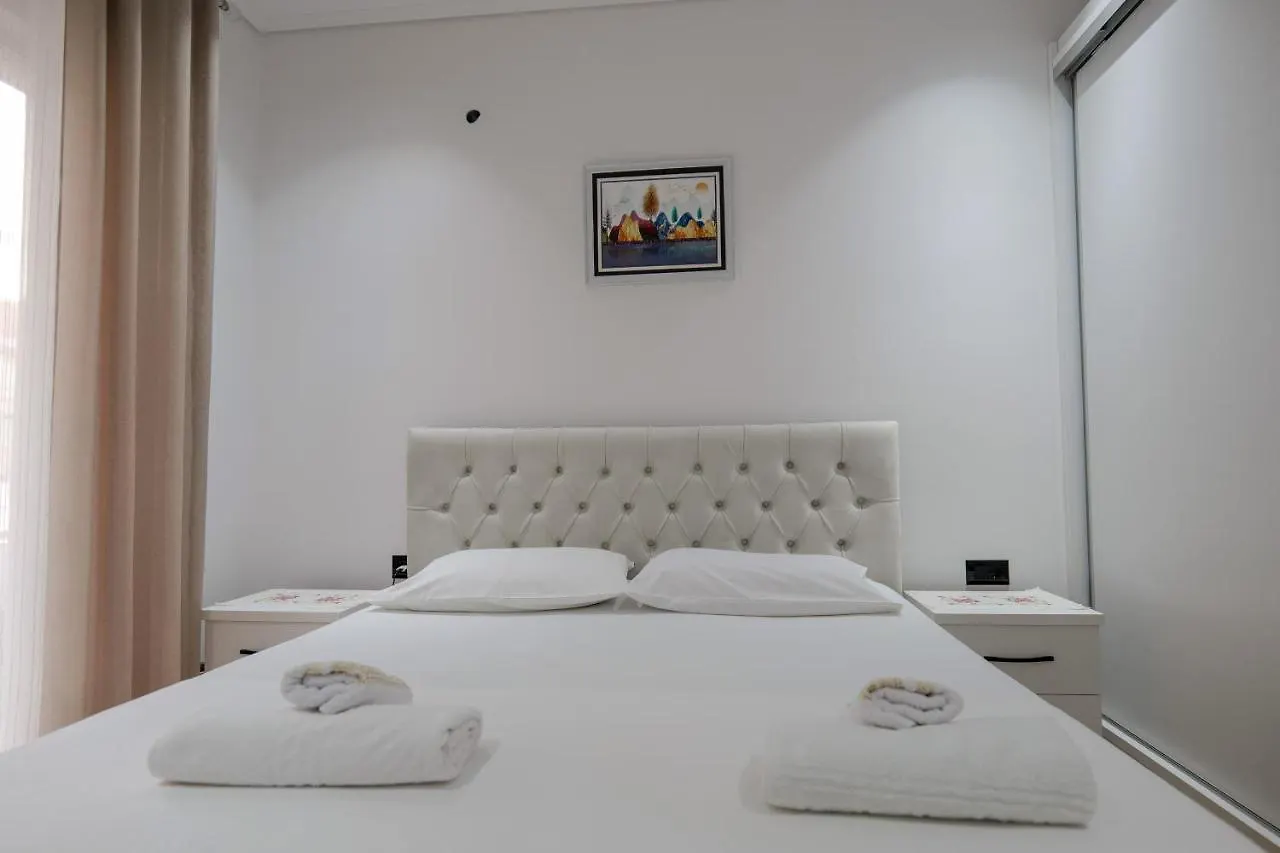 Ledjo City Flats Sarandë 公寓